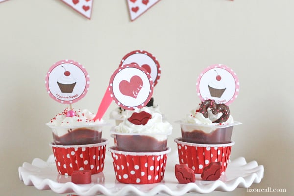 Pudding Cup Cupcakes bar with #snackpackmixins and free printable tags #ad